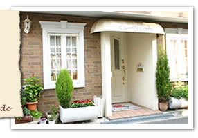 バラ柄やレースなどフレンチカントリーテイストをお探しなら…