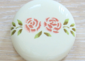マニー ステンシローズ 陶器 マグネット