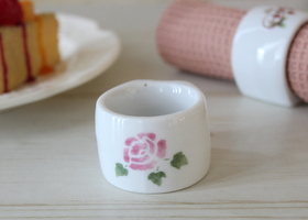 マニーローズ 陶器 ナプキンリング