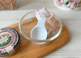 イマン ダイアナローズ 陶器 ティーポット型茶さじ