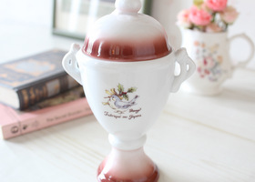 マニー クリスマス陶器 蓋付ハンドルカップ とり(レッド)