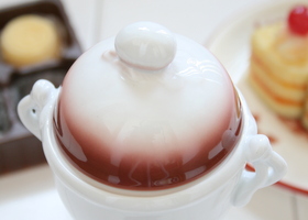 マニー クリスマス陶器 蓋付ハンドルカップ とり(レッド)