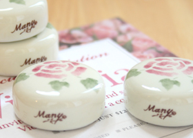 マニー ローズ 陶器 マグネット