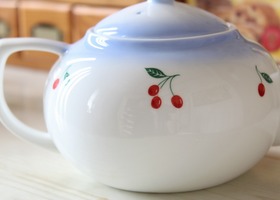 メゾンドマニー チェリー 陶器 ラフレゾン ティーポット