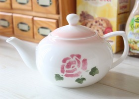 メゾンドマニー ローズ 陶器 ラフレゾン ティーポット