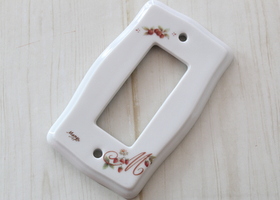 マニーロココ 陶器 スイッチカバー 3個口