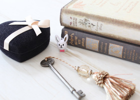 マニー オーナメントベル ウサギネクタイ