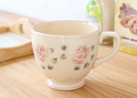 マニー セゾンドローズ 陶器 マグ (シャビー)