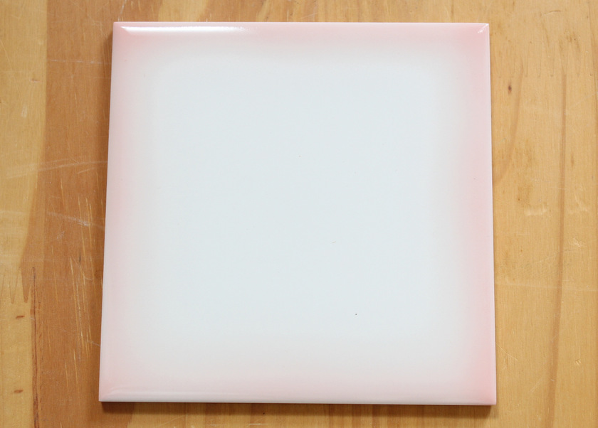 マニー 陶器 11cm 無地タイル(ぼかしピンク)
