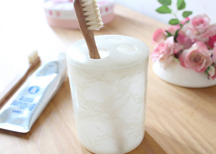 マニー レース トゥースブラシスタンド(ベージュ)