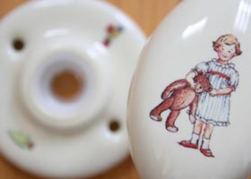 マニー プチメゾン 陶器 オーバル型ドアノブ