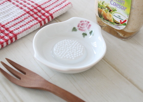 マニーローズ 陶器 スタッキングキッチンツール ミニグレーター