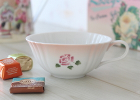 マニー フェリシエンヌ・ド・プランタン ローズ ティーカップ