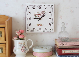 マニー レールデュロココ 陶器 タイルクロック角