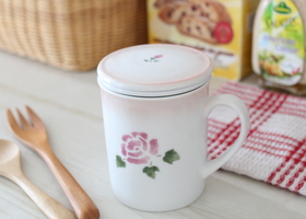 マニーローズ 陶器 ルールデュテ ストレーナー付マグ