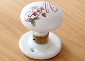マニー レールデュロココ 陶器 ラウンド型ドアノブ