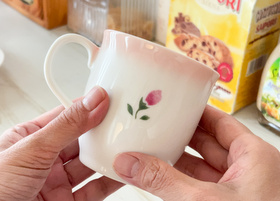 マニーローズ ラフロレゾン 陶器 マグカップ