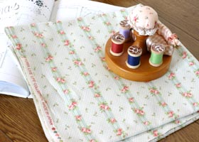 バラ柄コットン カットクロス シャーティング グリーン