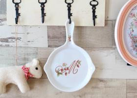 マニーロココ 陶器 壁掛けフライパントレー