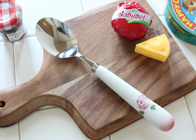 マニー ローズ 陶器ハンドルカトラリー ディナースプーン